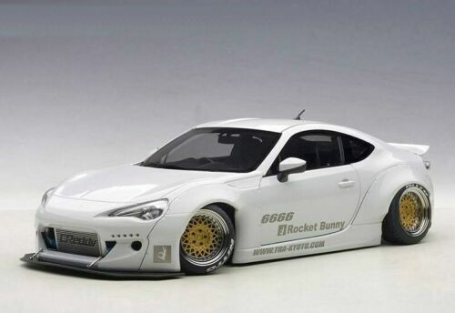 Modellini statici di auto da corsa sportive e turistiche Scala 1:18 per Toyota