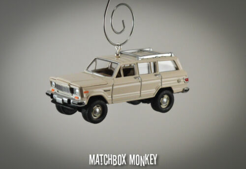 1/64 JOHNNY LIGHTNING GOLD 1981 JEEP WAGONEER CUSTOM ORANGE WITH
