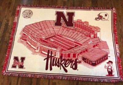 NEBRASKA HUSKERS cornhuskers FOOTBALL STADIUM Lil' Red AFGHAN THROW BLANKET NOS