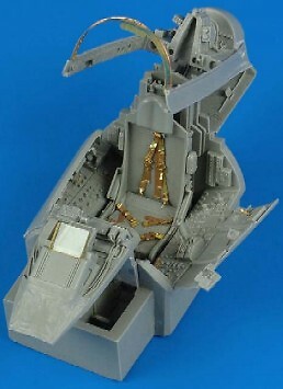 Aires Hobby 2070 1:32 F100D Cockpit Set For TSM