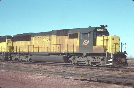 仙鶴97 CNW 7025 SD-50 ESCANABA MI (NORTH WESTERN) ORIGINAL SLIDE 04