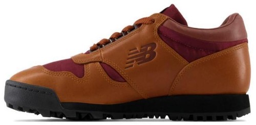 Danner Caprine Low Sneakers in Taupe/Glazed Ginger Mens Size  display picture 2