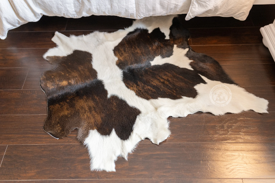Real Calfskin Rug Tricolor Exotic - Small Cowhide Rug - Size 3 x 3'