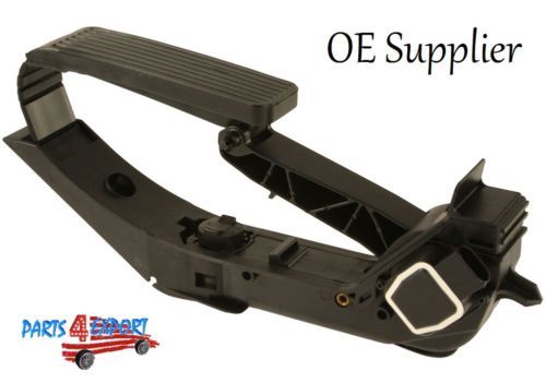 GM Genuine Parts Accelerator Pedal Assembly With Position Sensor (Part #20784691)