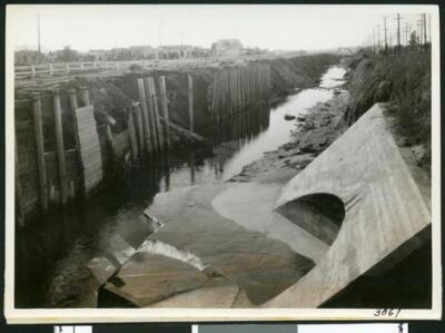 Open Channel Fro The La Brea Bridge At Venice Boulevard Jan 26 19 - Old Photo