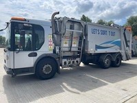 2013 Dennis ELITE 2 Eagle 7.1 W2630 VRD 300 BHP dustcart with side loaders,  fro