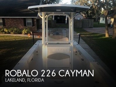 2017 Robalo 226 Cayman Used
