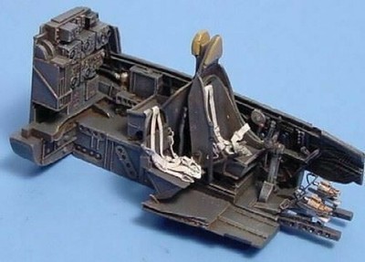 AIRES HOBBY 1/48 JU88A4 COCKPIT SET FOR RVL 4052