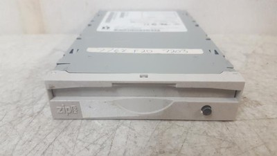 Iomega Z100ATAPI 04065D00 Apple Zip 100 IDE Internal Zip Drive White Bezel