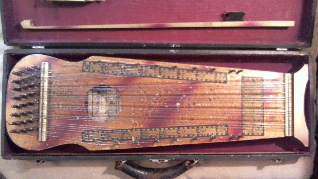 1930's Vintage Marxolin Violin-Uke With Bow And Sheet Music Marx Troy MI