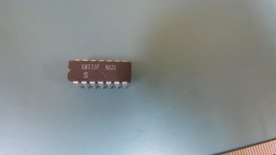 NSC  LM111F Qty of 1 per Lot DIFFERENTIAL COMPARATORS WITH STROBES  PLCC  NSC 80