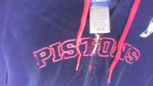 KID BOY/GIRL REEBOK ( PISTONS ) ZIP UP HOODED JACKET SIZE L/G/G