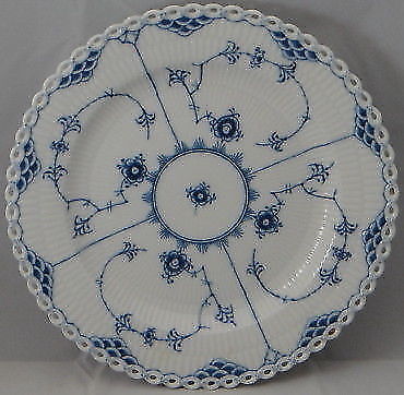 Royal Copenhagen Blue Fluted Traditional Dinner Plate (33592) | eBay