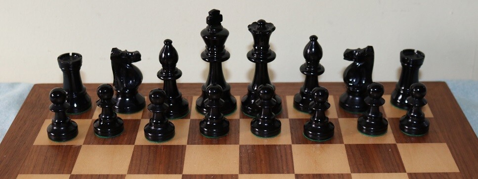 Vintage Chess Set - Cavalier Chess - Staunton Design - Wood w/ Board & Box