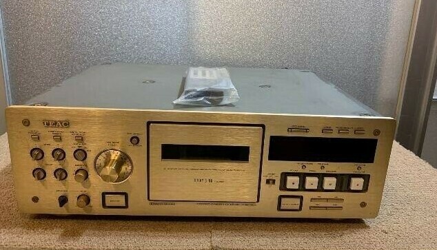 ラジオ・コンポ TEAC STREO CASSETTE DECK TEAC STREO CASSETTE DECK