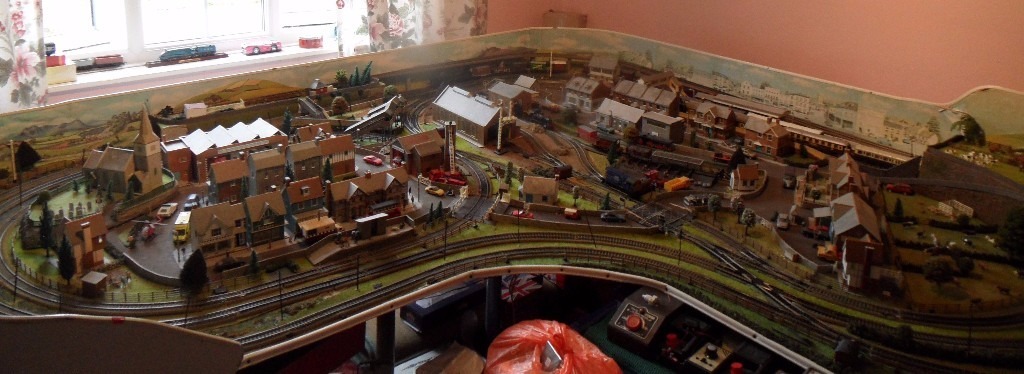 00 GAUGE MODEL RAILWAY LAYOUT in Penryn, Cornwall Gumtree