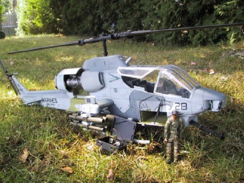 希少】AH-1W 1:18 SUPER COBRA センチュリートイズ
