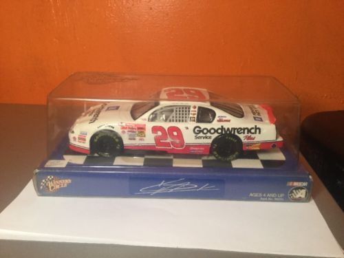 Kevin Harvick #29 2001 Reese's Fastbreak 1/43 Winner's