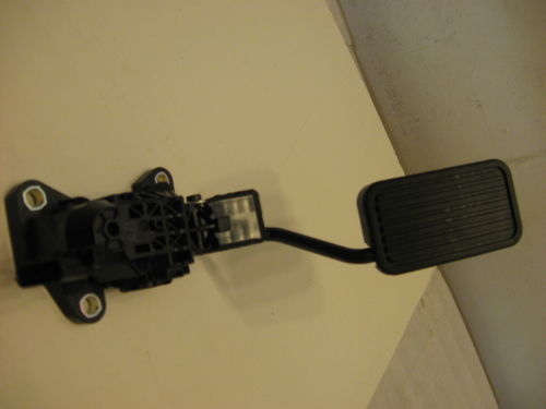7801037040 Genuine Toyota PEDAL ASSY, ACCELERATOR 78010-37040 | eBay
