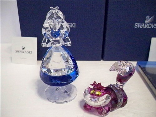 SWAROVSKI x Disney コラボ Alice in Wonderland スタッズピアス SWAROVSKI スワロフスキー Swarovski ディズニー 不思議の国の