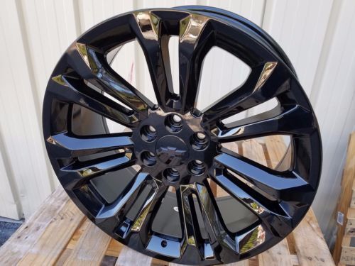 ALYGQ064U20N - 7 I-Spoke Light Silver Metallic 22x9 Alloy ALYGQ064U20N - 7 I-Spoke Light Silver Metallic 22x9 Alloy