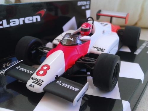 Modellini statici di auto da corsa Formula 1 minichamps Scala 1:43