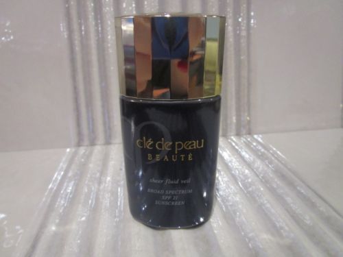 Clé de Peau Beauté Shimmer Foundations