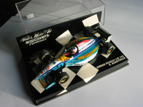 Photo 3 - Prost AP02 circuit - Prost AP02 (1999). Une F1 à moteur V10