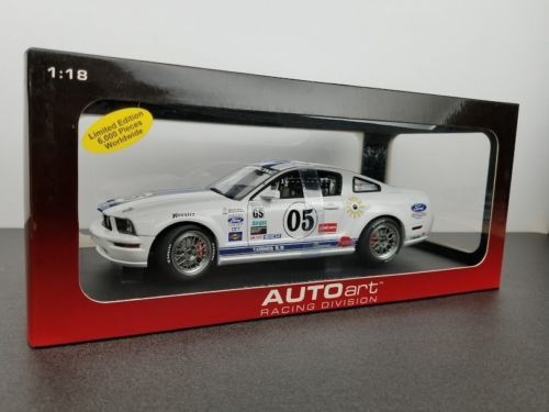 AUTOart Hot Wheels Racing 1:18 Scale Diecast & Toy Vehicles