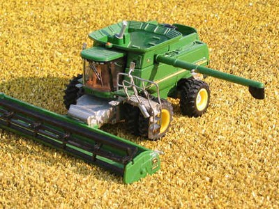 C&D Models Raisable feeder house kit for combines 64th scale