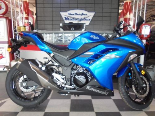 Kawasaki Ninja ZX9R ZX-9R B (95') Half Handlebar Set Kawasaki Ninja ZX9R ZX-9R B (95') Half Handlebar Set