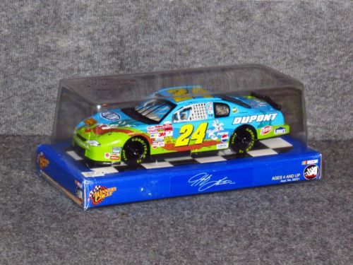Dale Earnhardt Jr. Signed NASCAR #8 Looney Tunes Rematch 2002 Monte Carlo Elite LE 1:24 Diecast