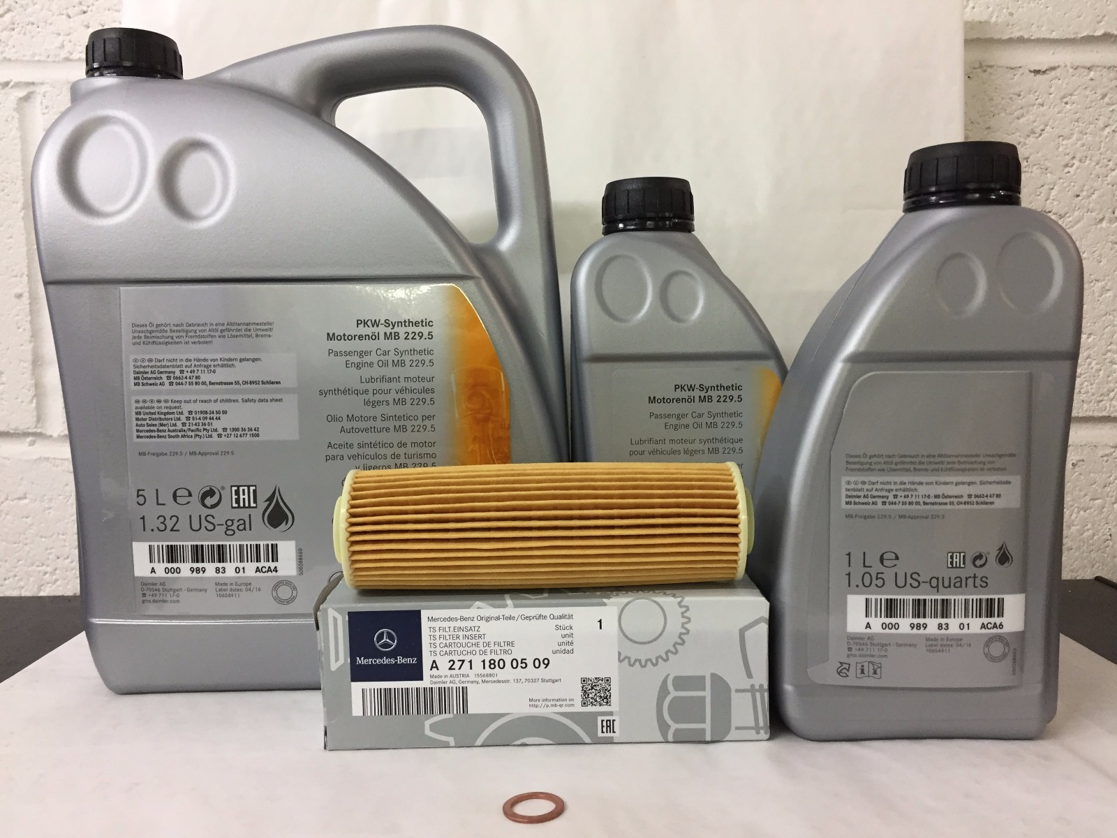 Genuine MercedesBenz W204 CClass C180K C200K Oil Filter & 7L Engine