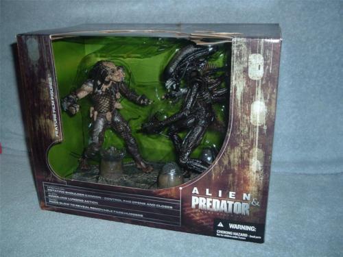 McFARLANE TOYS ALIEN VS PREDATOR PLAYSETS - CELTIC PREDATOR
