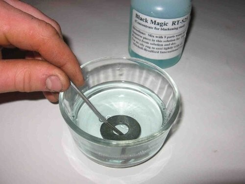 4 oz  steel blackening concentrate, makes 2 1/2 pint gun blue / black 