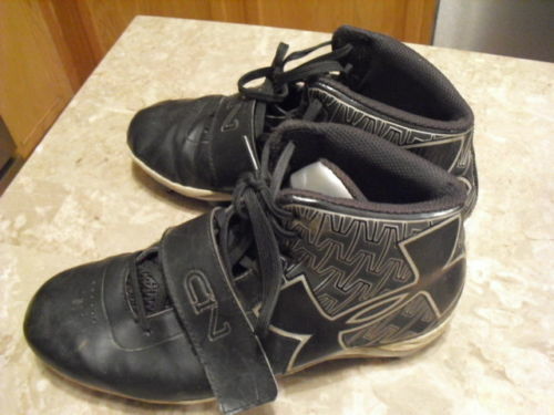 Men's Under Armour  Cleats-BLACK- Size 10 FREE SHIPPING