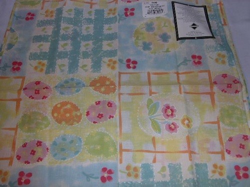 (4)  EGG HUNT MULTI-COLOR  EASTER / SPRING  NAPKINS    17 X 17   NWT