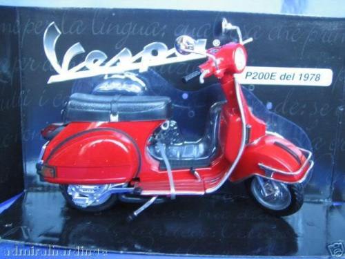 scooter VESPA rouge bordeaux 1/6 métal fabric XONEX moto miniature de collection