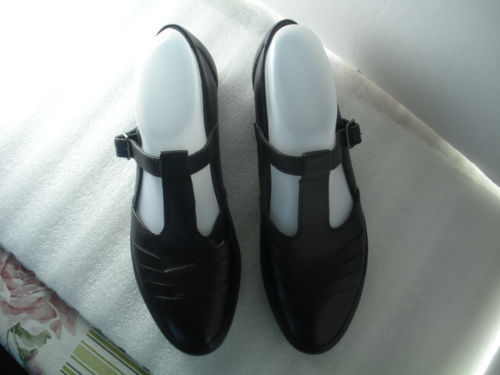 Rockport Flats and Oxfords for Women