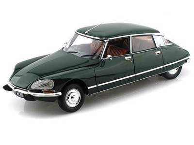 1:18 Novelty Citroën DS 23 Pallas 1972 Arbor Green