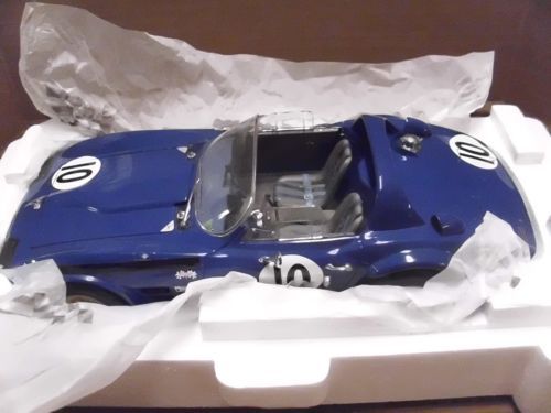 Exoto Chevrolet Vehículos Diecast y de juguete