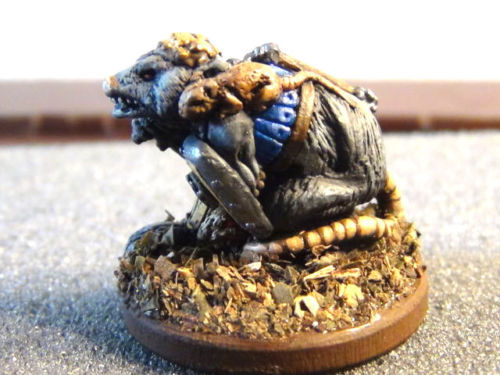 Ral Partha Dungeon Party 98-006 (a) HALFLING ADVENTURER IN ARMOR