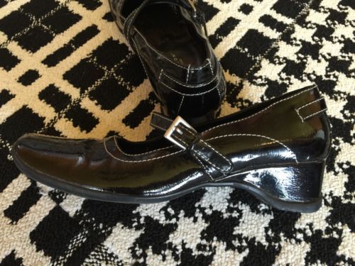 Kenneth Cole Reaction Flats and Oxfords for Women