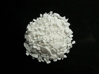 Calcium Chloride Dihydrate Flakes 77 %  680 grams  1.5 lbs USA  E 509 food grade