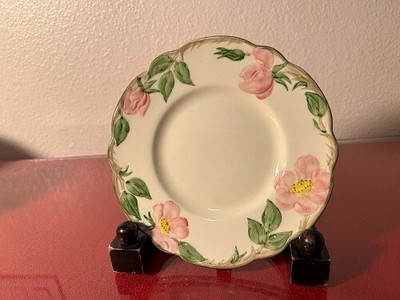 FRANCISCAN -USA ''DESERT ROSE'' - LUNCHEON PLATE  9.5''DIA 8 AVAIL. Gently used