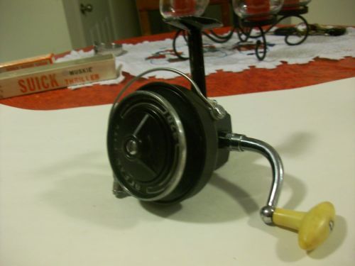Vintage Ocean City 1600 Fishing Reel - Made in the USA!!! (B