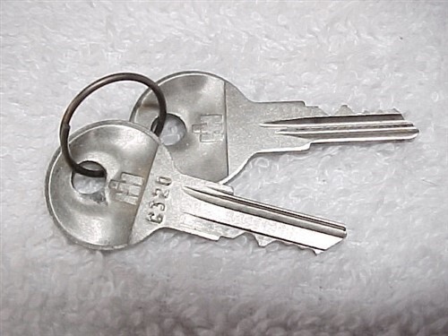 (2) NOS IHC Logo Keys International Harvester Truck & Scout 31 - 84