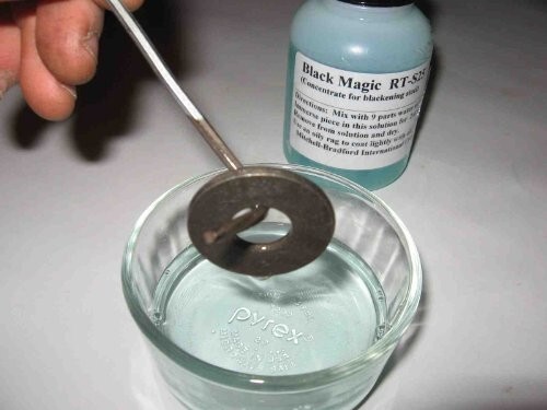 4 oz  steel blackening concentrate, makes 2 1/2 pint gun blue / black 