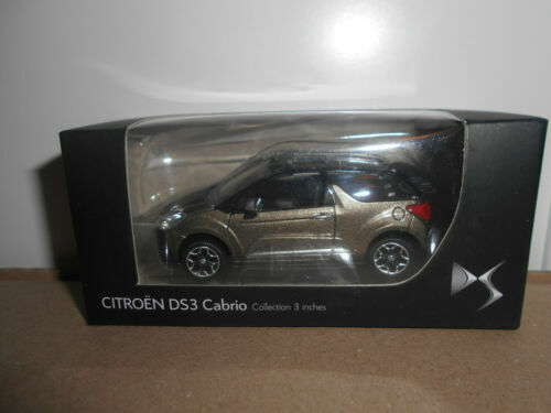 Véhicules miniatures gris 1:6