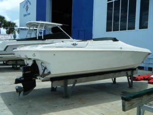 1998 Wellcraft Scarab 22